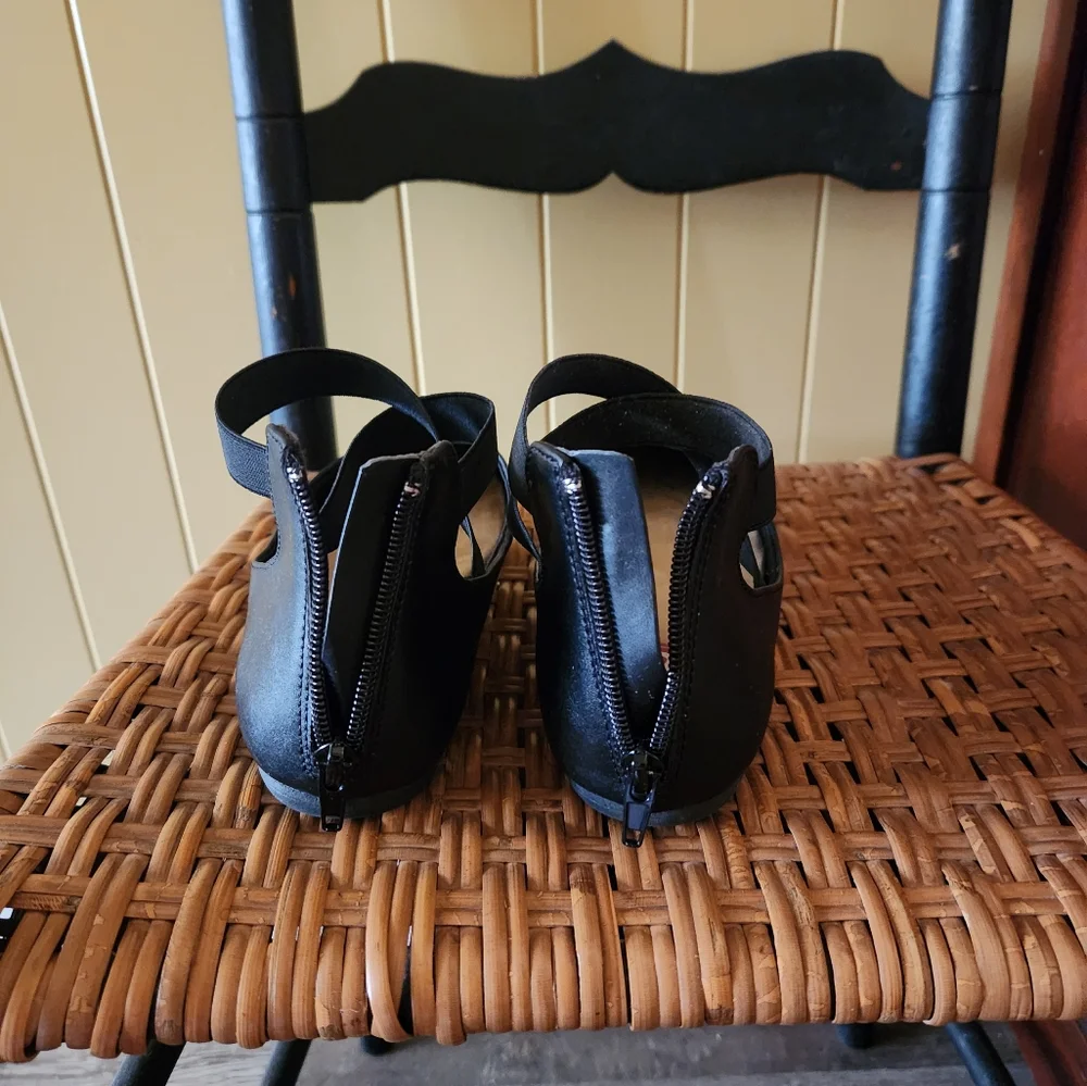 Black Ballet Flats - Picture 3 of 6